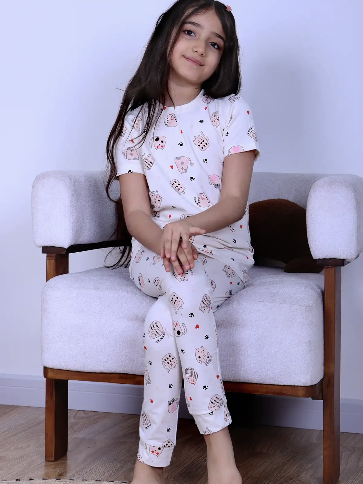 ست تیشرت شلوار بچه گونه طرح گربه رنگ سفید پرداخت۴ قسطه
